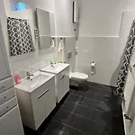Διαμέρισμα Monteurwohnung Zentrale Lage Mit Parkplatz & Schleusenblick *