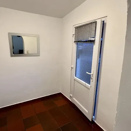 Monteurwohnung Zentrale Lage Mit Parkplatz & Schleusenblick Brunsbuttel