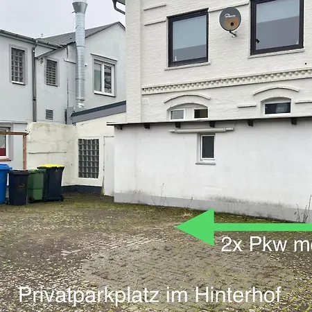 Monteurwohnung Zentrale Lage Mit Parkplatz & Schleusenblick Brunsbuttel