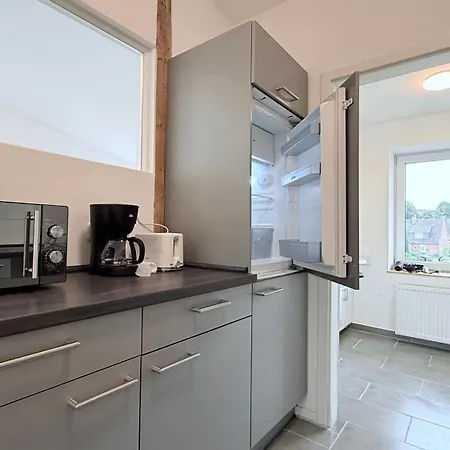 Monteurwohnung Zentrale Lage Mit Parkplatz & Schleusenblick Брунсбюттель