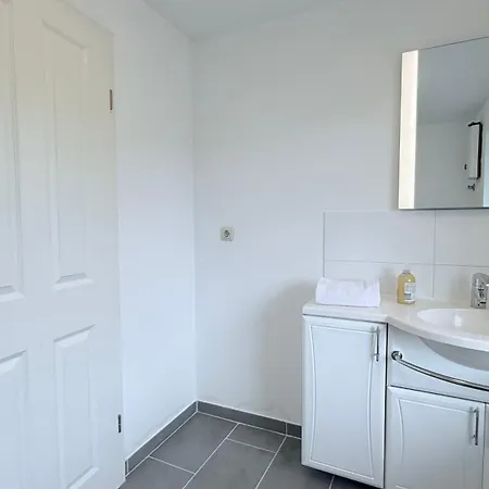 Monteurwohnung Zentrale Lage Mit Parkplatz & Schleusenblick *