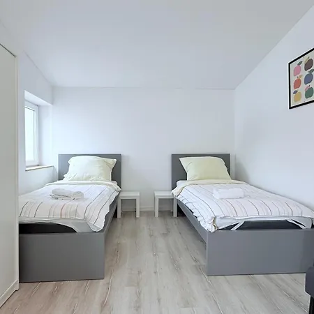 Monteurwohnung Zentrale Lage Mit Parkplatz & Schleusenblick Апартаменты