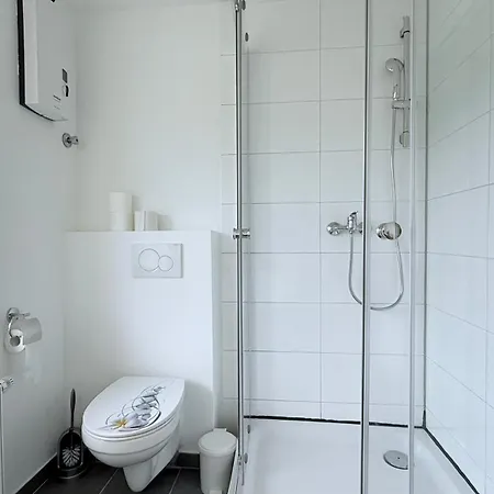 Monteurwohnung Zentrale Lage Mit Parkplatz & Schleusenblick Brunsbuttel