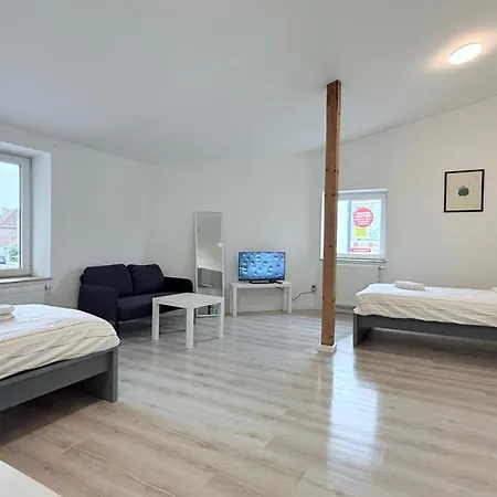 Monteurwohnung Zentrale Lage Mit Parkplatz & Schleusenblick * Брунсбюттель