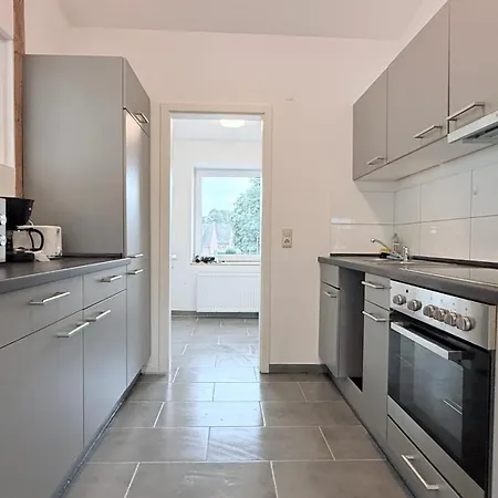 Monteurwohnung Zentrale Lage Mit Parkplatz & Schleusenblick Appartamento *