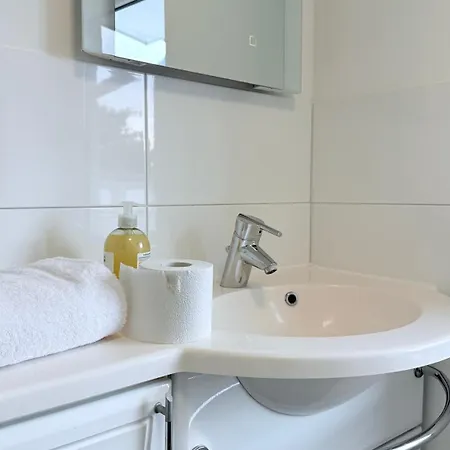 Monteurwohnung Zentrale Lage Mit Parkplatz & Schleusenblick * Брунсбюттель