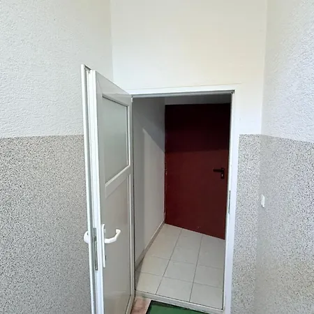 Monteurwohnung Zentrale Lage Mit Parkplatz & Schleusenblick *