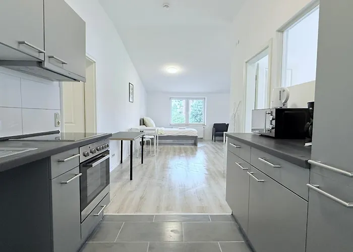 Monteurwohnung Zentrale Lage Mit Parkplatz & Schleusenblick Brunsbuttel