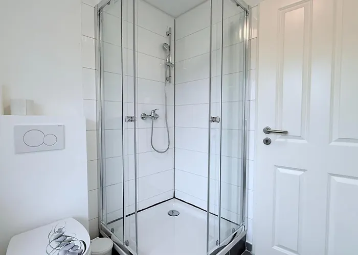 Monteurwohnung Zentrale Lage Mit Parkplatz & Schleusenblick Appartement