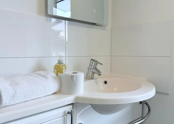 Monteurwohnung Zentrale Lage Mit Parkplatz & Schleusenblick * Brunsbuttel